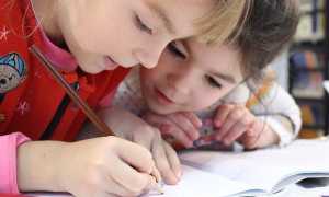 Bambini scuola colorare