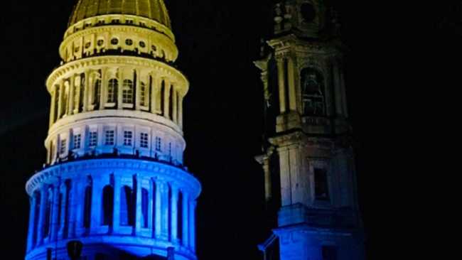 Cupola gialla e blu