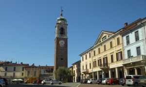 Oleggio piazza Martiri