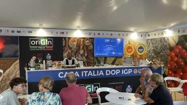 Stand afidop al G7 2