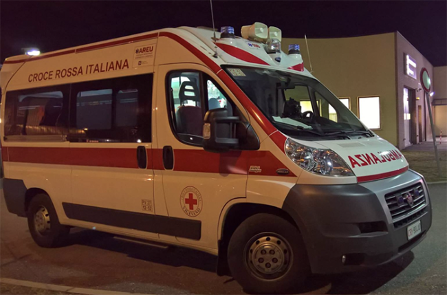 ambulanza notte ferma