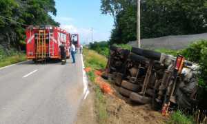 autocisterna ribaltata