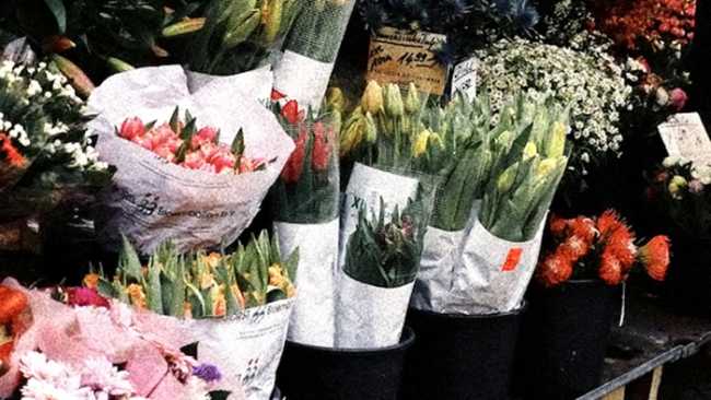 bancarella fiori