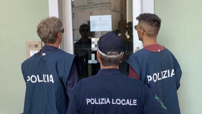 bar cameri chiuso set 25