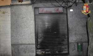 bar incendiato