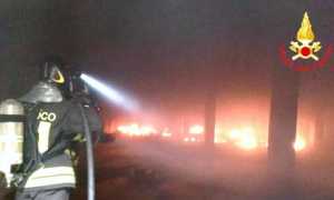 incendio stabile abbandonato