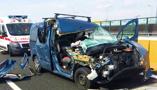 incidente a4 set 17 auto blu