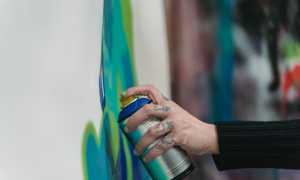 mano spray graffiti