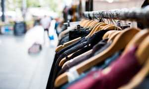 mercato abbigliamento abiti