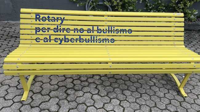 oleggio panchina rotary bullismo