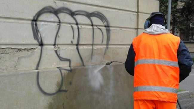 rimozione graffiti