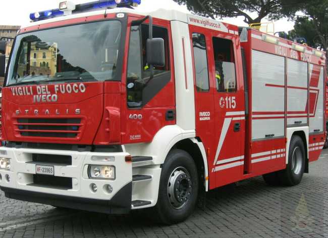 vigili del fuoco mezzo