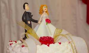 wedding cake toppers 267809 640