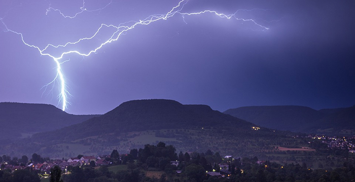 Arrivati i temporali, domenica temperature previste sino a 32°. Per Arpa allerta di grado 1