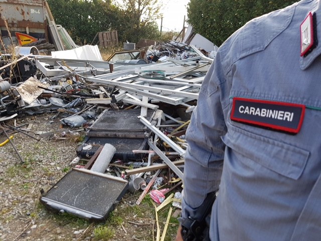 foto discarica cerano