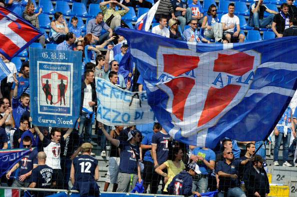 Novara tifosi bandiera