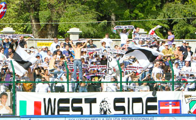 Pro Vercelli tifosi curva