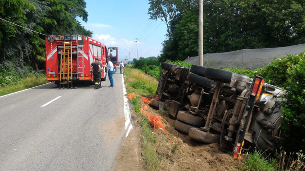 autocisterna ribaltata
