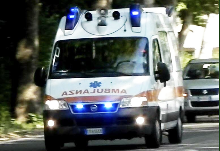 Grave incidente a Cameri, scontro auto- bici. Gravissima la ciclista