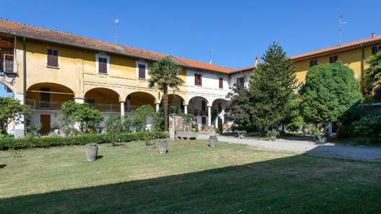 momo monastero