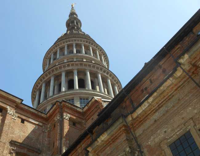 novara cupola lato