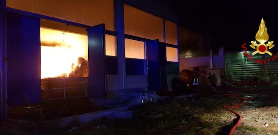 incendio oleggio 1
