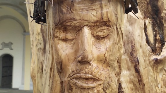 statua lignea