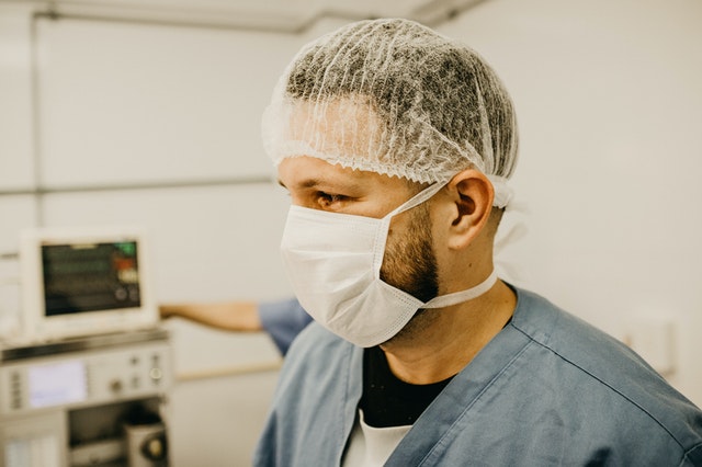 Ospedale infermiere mascherina