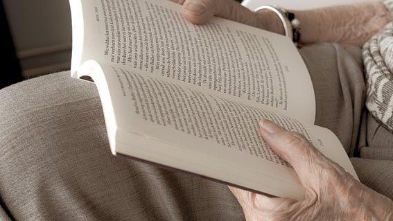 libro anziano