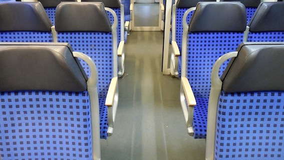 treno sedili foto
