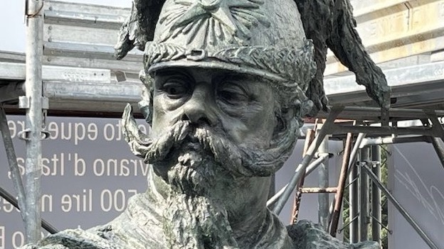 monumento 3 2