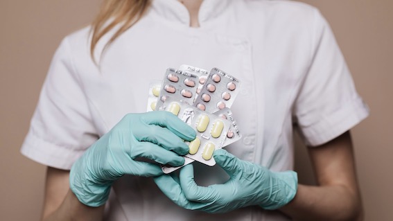 infermiera farmaci 2