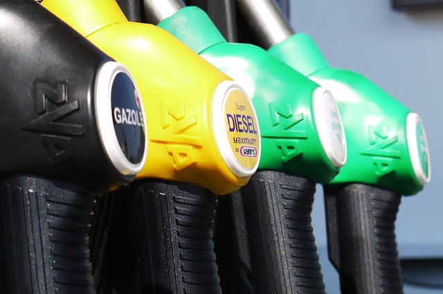 distributore carburante foto