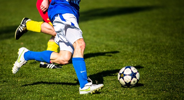 calcio gambe pallone