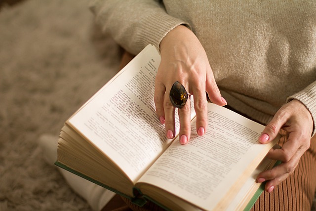 Libro lettura donna