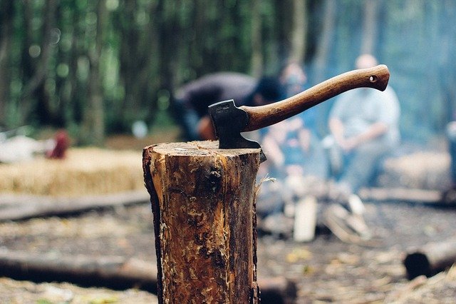 axe 984008 640