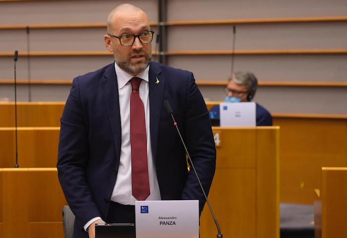 Caos vaccini, Panza e gli europarlamentari della Lega: "Timmermans riferisca in aula sulle responsabilità della Ue"