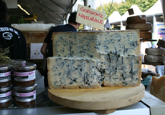 Allarme per lo stop cinese all'importazione di gorgonzola