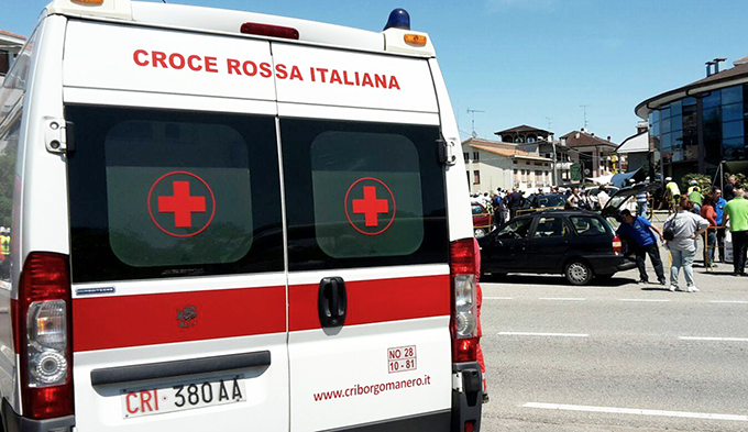 Pensionato settantenne colto da un malore per strada